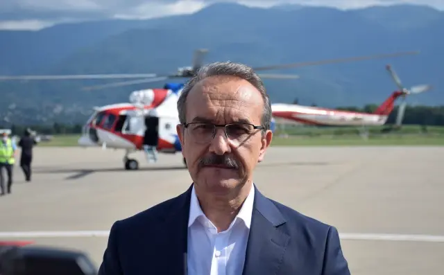 Vali Yavuz, kentteki bayram trafiğini havadan denetledi
