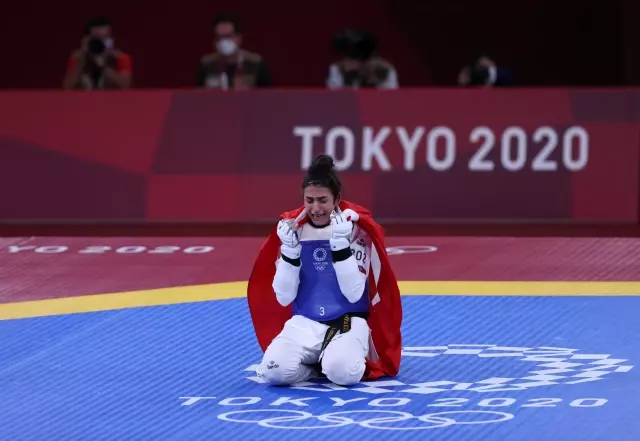 Milli tekvandocu Hatice Kübra İlgün, Tokyo 2020'de bronz madalya kazandı
