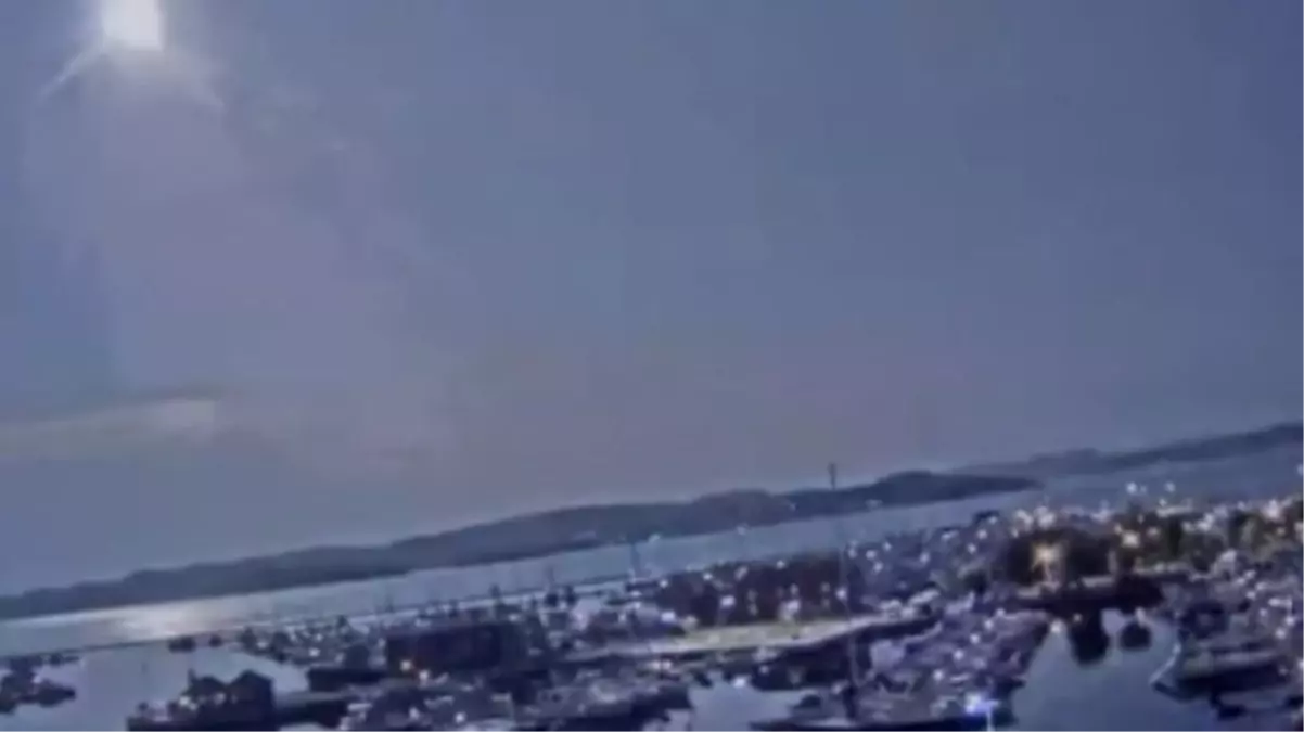 Norveç'te atmosfere giren meteor geceyi gündüze çevirdi