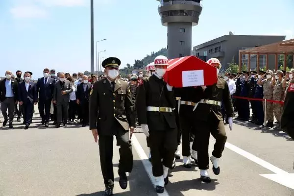 Son Dakika | Şehit İstihkam Astsubay Çavuş Fatih Güney son yolculuğuna uğurlandı (2)
