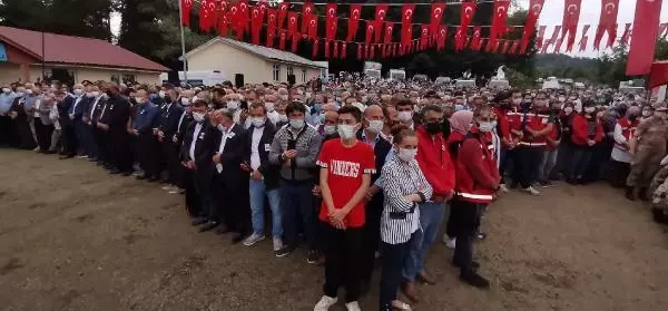 Şehit Astsubay Çavuş Fatih Güney'in cenazesi toprağa verildi (2)