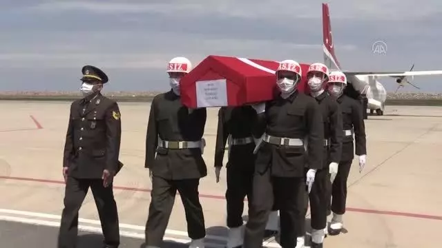 Son Dakika | Şehit İstihkam Astsubay Çavuş Fatih Güney son yolculuğuna uğurlandı (2)