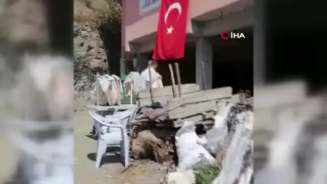 Samsunlu şehidin evi Türk bayrakları ile donatıldı