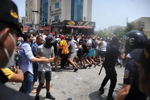 Son dakika haber: Tunus'ta hükümet karşıtı protesto