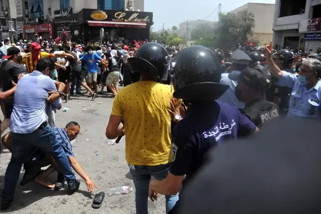 Son dakika haber: Tunus'ta hükümet karşıtı protesto