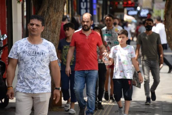 Türkiye'de en az aşının uygulandığı Diyarbakır'da aşı seferberliği başlatıldı