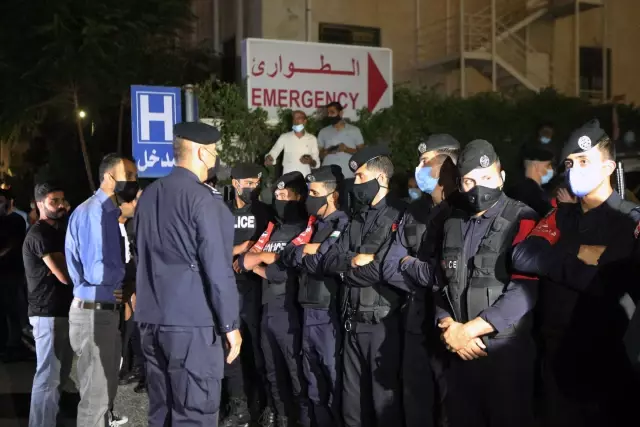 Kovid-19 hastalarına tahsis edilen hastanede 2 kişinin elektrik kesintisi nedeniyle öldüğü öne sürüldü