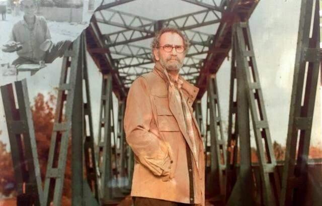 Usta oyuncu Menderes Samancılar'ın ayakkabı boyacılığı yaparken çektirdiği fotoğraf ortaya çıktı Usta oyuncu Menderes Samancılar'ın ayakkabı boyacılığı yaparken çektirdiği fotoğraf ortaya çıktı