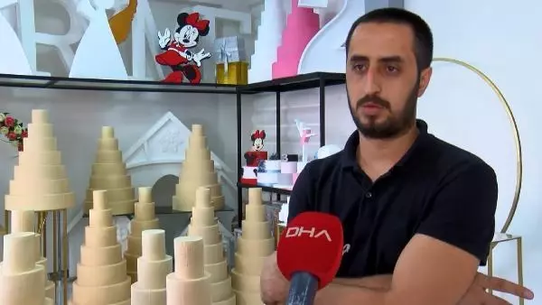 Pes dedirten hırsızlık! 2 yıldır dükkan önünde duran 10 katlı maket pastayı çaldılar