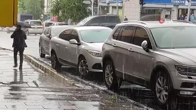 Ardahan'da kısa süreli dolu yağışı etkili oldu