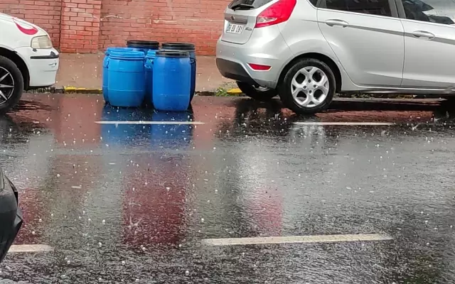 Ardahan'da kısa süreli dolu yağışı etkili oldu