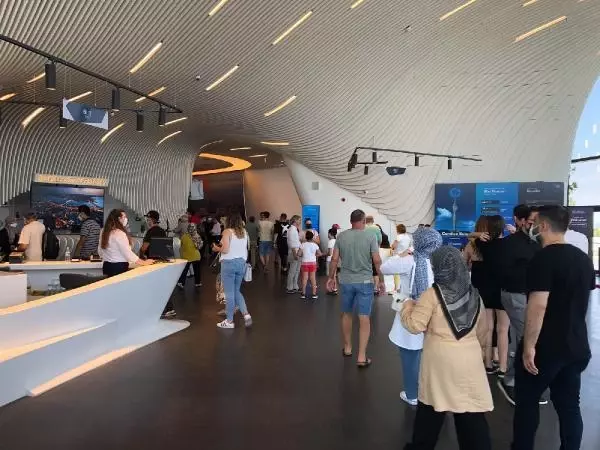 Çamlıca Kulesi, Kurban Bayramı'nda ziyaretçilerin ilgi odağı oldu