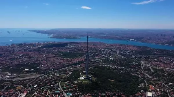 Çamlıca Kulesi, Kurban Bayramı'nda ziyaretçilerin ilgi odağı oldu