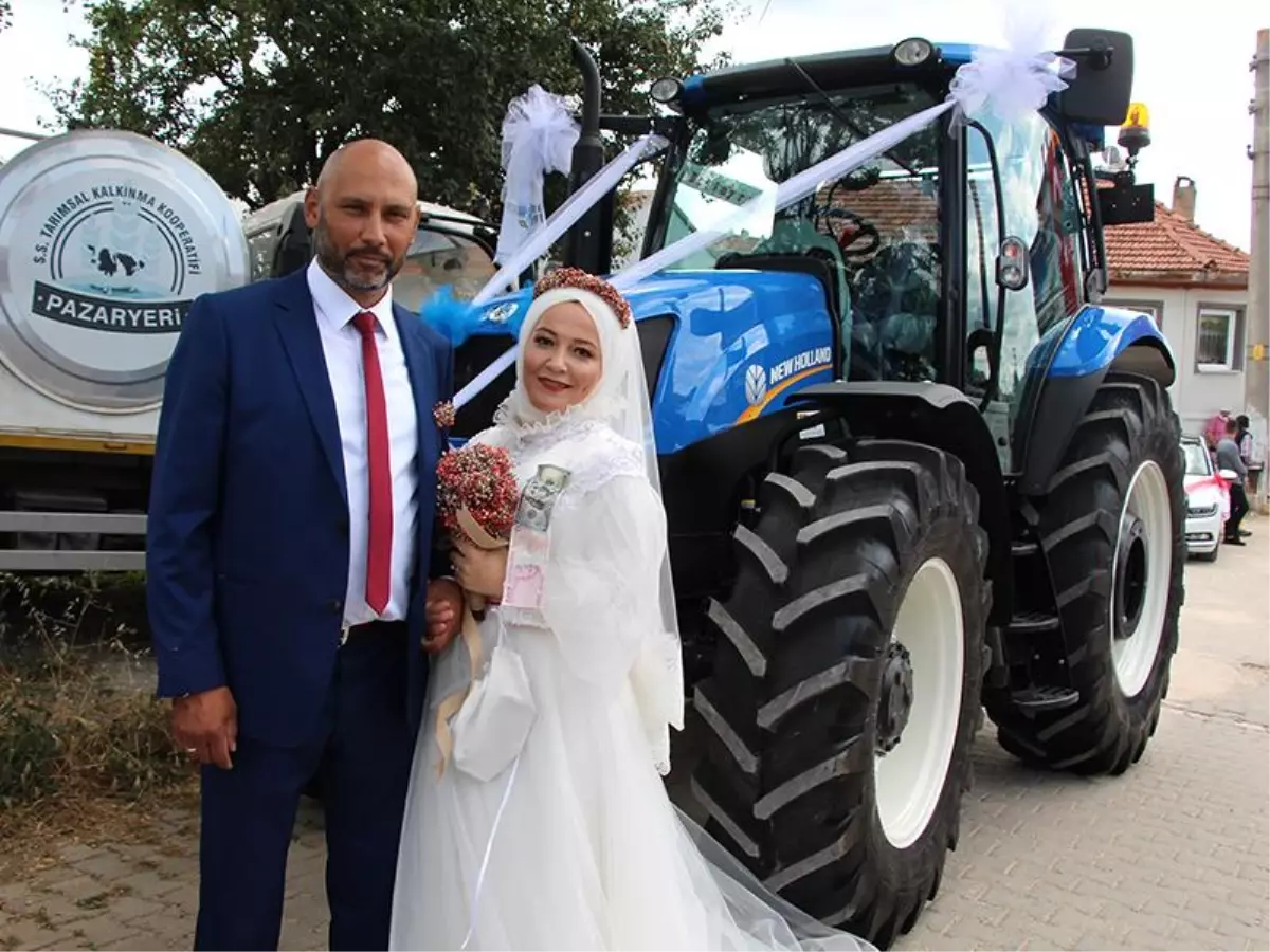 Çiftçi damat traktörünü gelin arabası yaptı