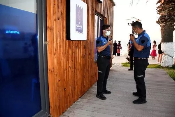 EGE SAHİLLERİNDE ESNAF BAYRAM YOĞUNLUĞUNDAN MEMNUN KALDI