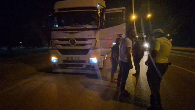 Gaz pedalı takılı kalan TIR dehşet saçtı; 1 ölü