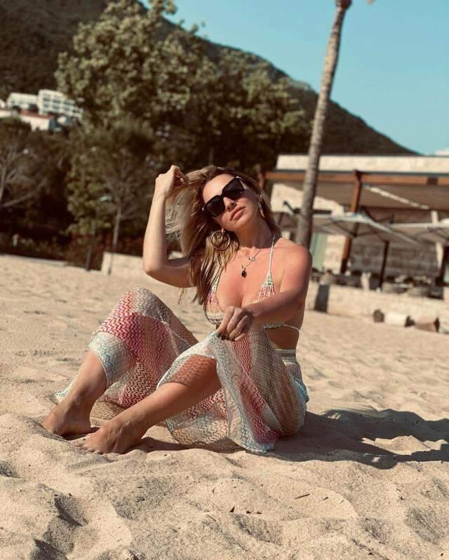 Hadise, yeni şarkısının başarısını Instagram'dan paylaştığı bikinili pozuyla kutladı Hadise, yeni şarkısının başarısını Instagram'dan paylaştığı bikinili pozuyla kutladı