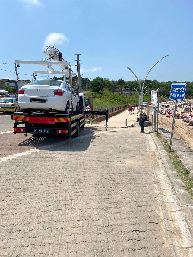 hatali park edilen araclar cekiliyor 2 14289124 o
