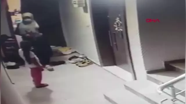 3 daireden hırsızlık yapan kadın, yakalanmamak için küçük kızını gözcü koydu