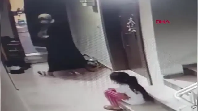 3 daireden hırsızlık yapan kadın, yakalanmamak için küçük kızını gözcü koydu