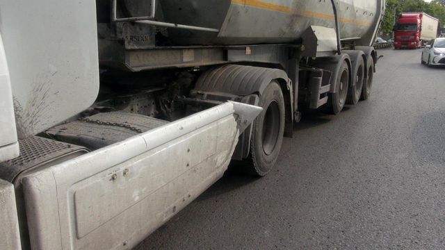 kocaeli de tir ile otomobil carpisti 2 yarali 5 14289462 o