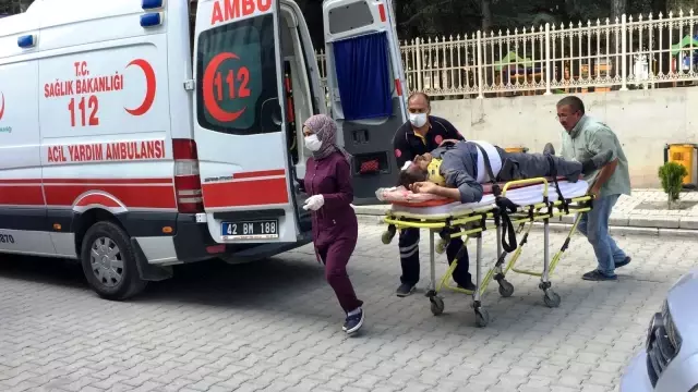 Konya'da hafif ticari araç takla attı: 4 yaralı