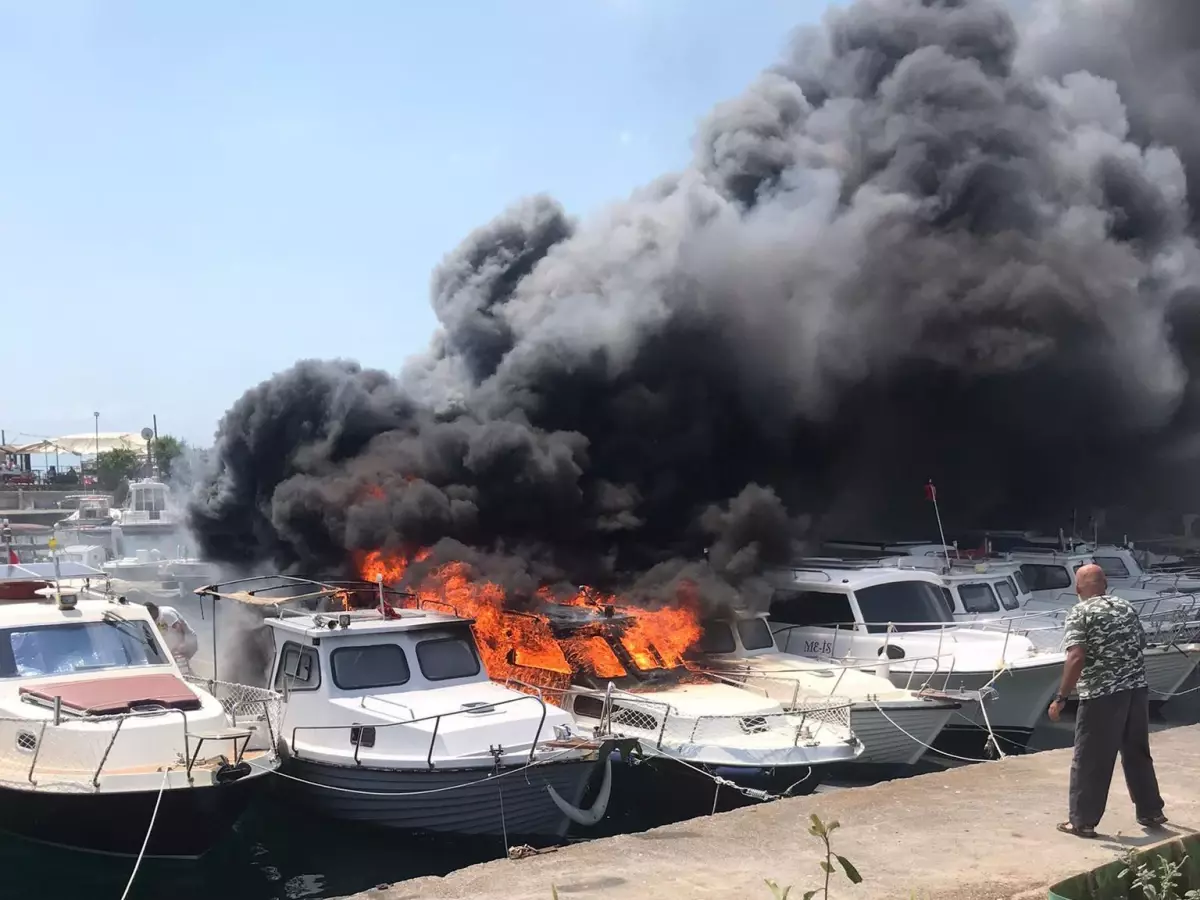 Son dakika haberleri: Maltepe'de tekne yangını