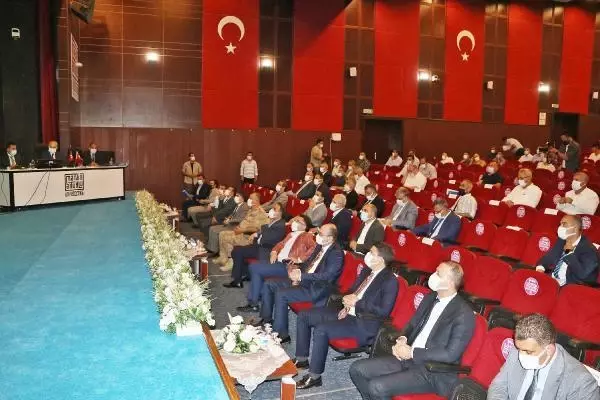 MARDİN VALİSİ: BİZİ ARASINLAR GİDİP EVLERİNDE AŞI YAPALIM