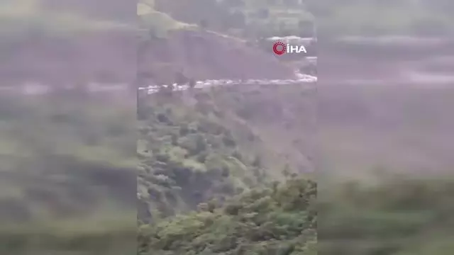 Pakistan'da bayram tatili nedeniyle binlerce araç kilometrelerce kuyruk oluşturdu