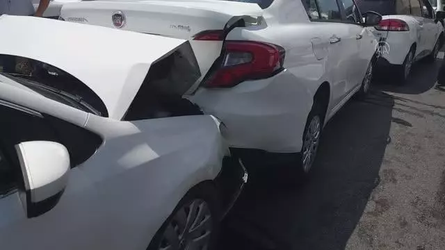 Pendik'te zincirleme trafik kazasında 2 kişi yaralandı