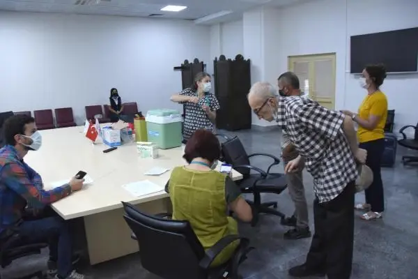 Prof. Dr. Bilge: Aşılanmayan kişiler yeni varyant oluşumuna sebep olabilir