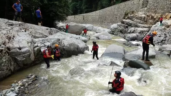 Son dakika haber... Rize ve Artvin'de selin izleri siliniyor, kayıp 3 kişi aranıyor
