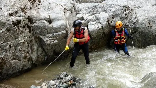 Son dakika haber... Rize ve Artvin'de selin izleri siliniyor, kayıp 3 kişi aranıyor