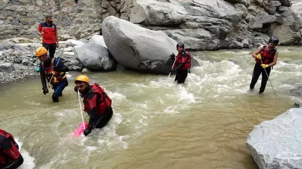Son dakika haber... Rize ve Artvin'de selin izleri siliniyor, kayıp 3 kişi aranıyor