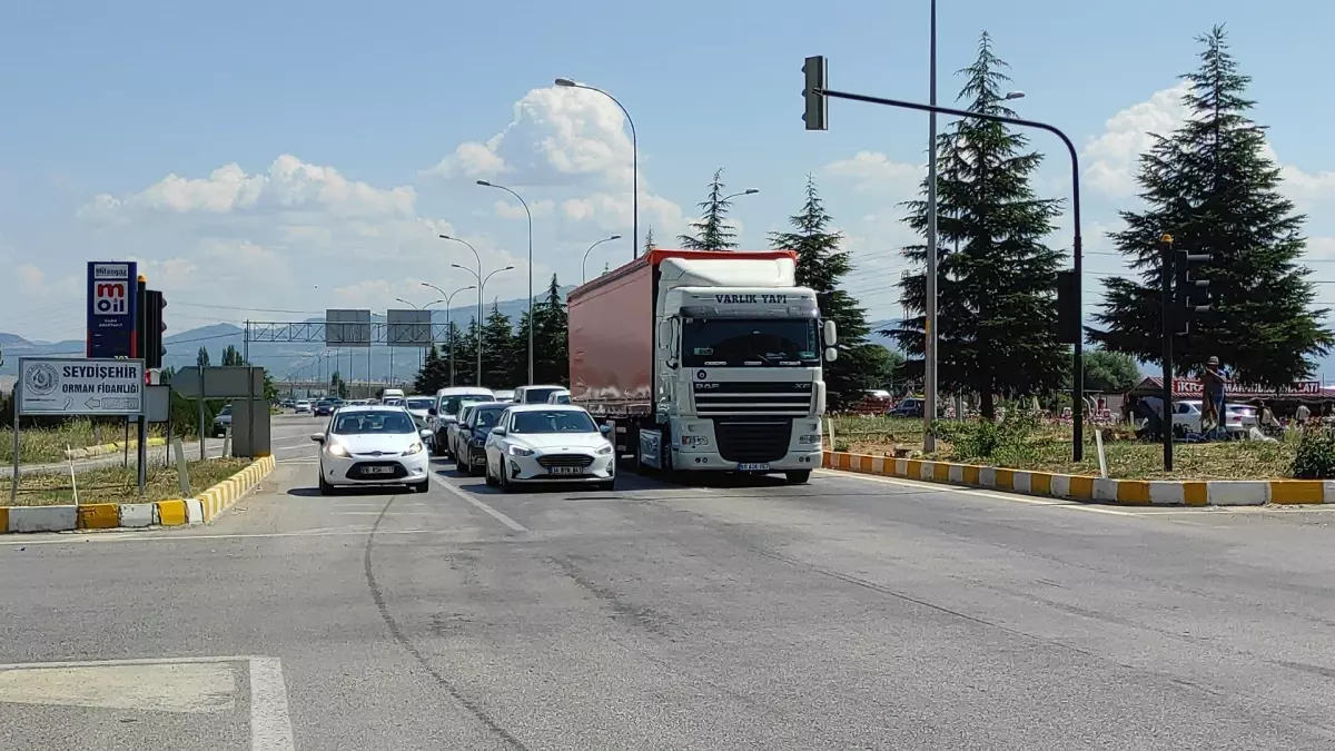 Seydişehir Antalya kara yolunda bayram tatilinden dönüş yoğunluğu
