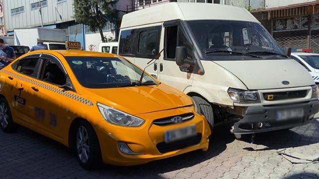 Şişli'de 'yol verme' kavgasında kan aktı: Taksici tartıştığı sürücüyü bacağından vurdu