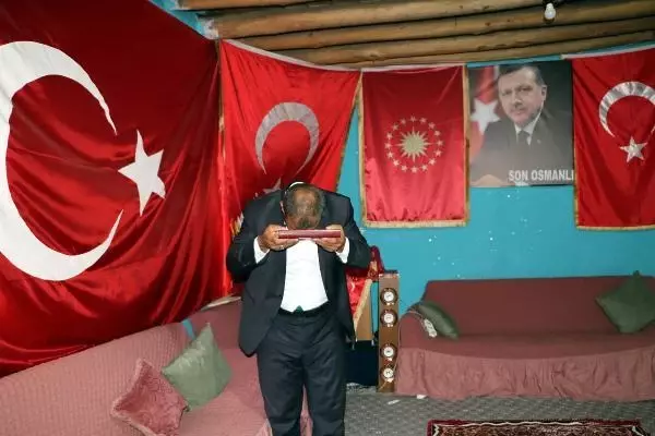VANLI TURAN DENİZ'İN BAYRAK VE VATAN SEVGİSİ