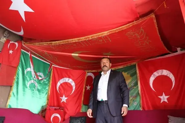 VANLI TURAN DENİZ'İN BAYRAK VE VATAN SEVGİSİ
