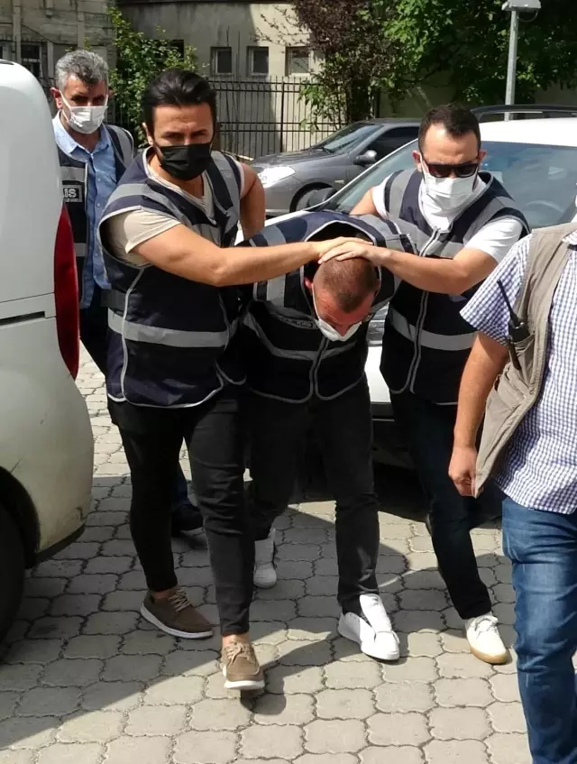 Barda 2 kişiyi öldüren bodyguard, polis yeleği ile adliyeye sevk edildi