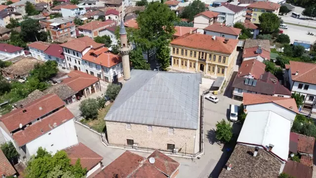 Mimar Sinan'ın kalfasının inşa ettiği Rüstem Paşa Camii ihtişamıyla ziyaretçilerini bekliyor