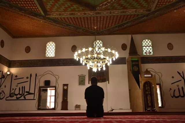 Mimar Sinan'ın kalfasının inşa ettiği Rüstem Paşa Camii ihtişamıyla ziyaretçilerini bekliyor