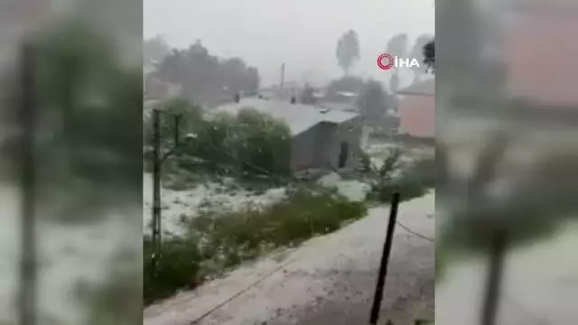 Birden bastırdı, her yer beyaza büründü