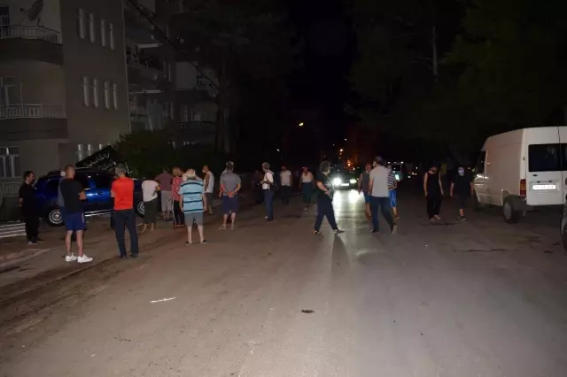 Freni boşalan tır ortalığı savaş alanına çevirdi