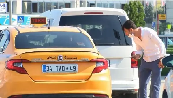 İSTANBULLU TAKSİYE ALINMAMAKTAN YAKINIYOR, TURİST PAZARLIK ETMEDEN BİNMİYOR