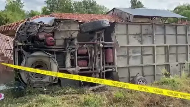 KASTAMONU - Memur servisi ile otomobil çarpıştı
