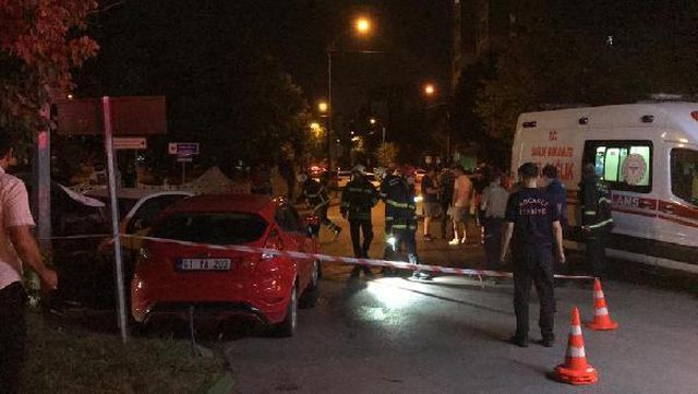 kavsakta iki otomobil carpisti 2 si cocuk 6 y 7 14289809 o