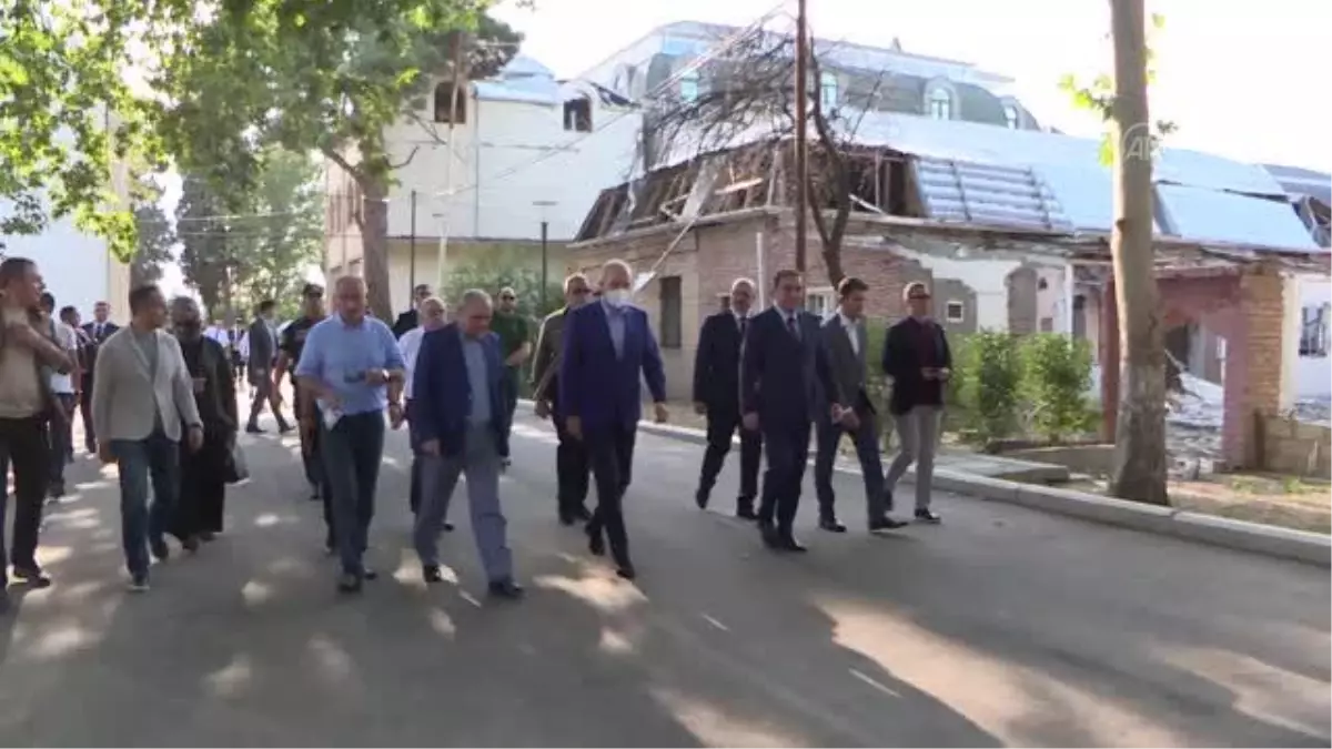 Kurtulmuş, Ermenistan'ın saldırılarında sivillerin hayatını kaybettiği Gence'yi ziyaret etti