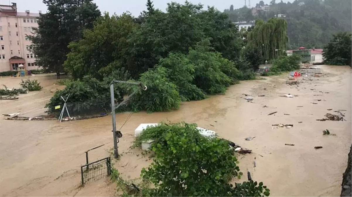 Meteoroloji'den felaketi yaşayan Doğu Karadeniz için sel ve su baskını uyarısı! İşte riskli 5 il