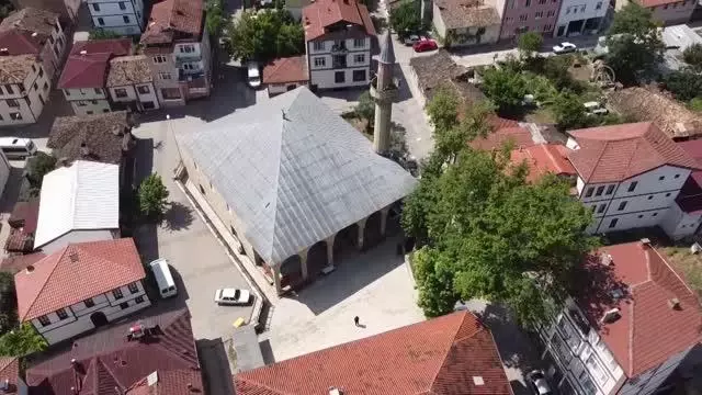 Mimar Sinan'ın kalfasının inşa ettiği Rüstem Paşa Camii ihtişamıyla ziyaretçilerini bekliyor