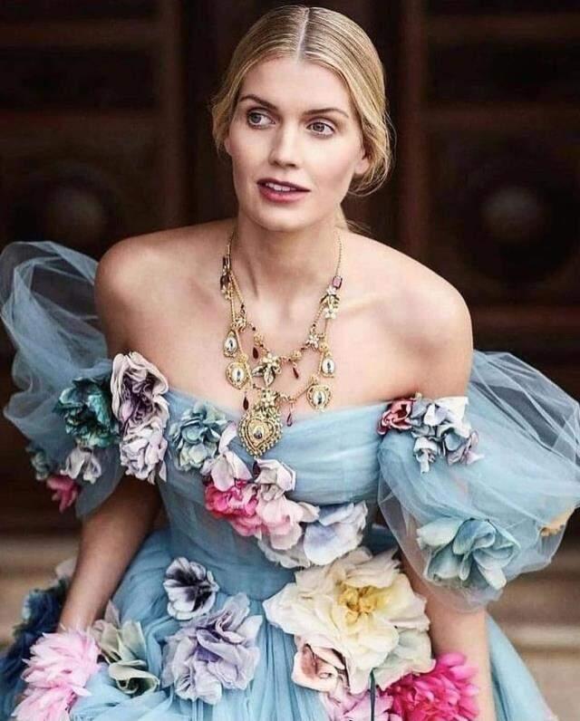 Prenses Diana'nın yeğeni Lady Kitty Spencer, kendisinden 32 yaş büyük milyarderle evlendi Prenses Diana'nın yeğeni Lady Kitty Spencer, kendisinden 32 yaş büyük milyarderle evlendi